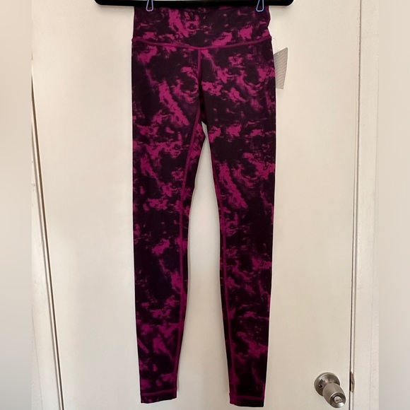 NWT lululemon leggings! Size 4 - Picture 2 of 6